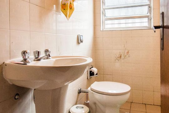 Banheiro  de casa à venda com 3 quartos, 250m² em Vila Mariana, São Paulo