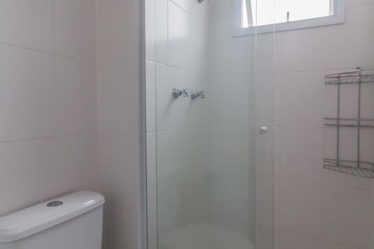 Banheiro de kitnet/studio para alugar com 1 quarto, 30m² em Gopoúva, Guarulhos
