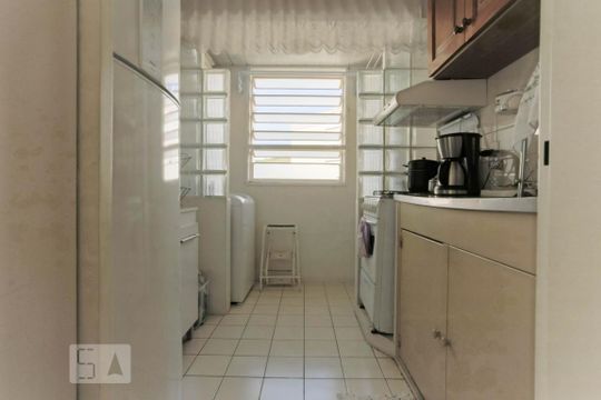 Cozinha de apartamento para alugar com 1 quarto, 38m² em Morro Santana, Porto Alegre