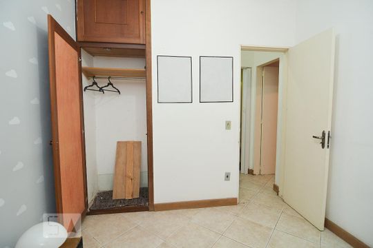 Quarto de apartamento para alugar com 2 quartos, 100m² em Estrela Dalva, Belo Horizonte