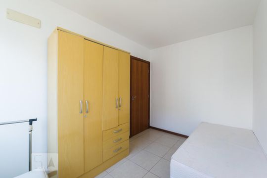 Quarto 2 de apartamento para alugar com 2 quartos, 58m² em Fazenda Santo Antônio, São José