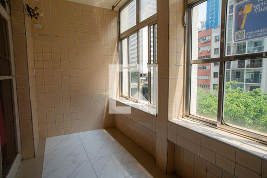 Varanda de kitnet/studio à venda com 2 quartos, 54m² em Bela Vista, São Paulo