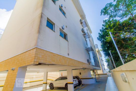 Fachada do Bloco de apartamento para alugar com 1 quarto, 56m² em Córrego Grande, Florianópolis