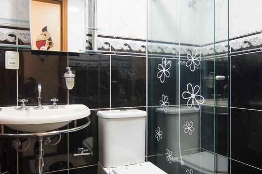 Banheiro de apartamento para alugar com 2 quartos, 50m² em Parque Mandaqui, São Paulo