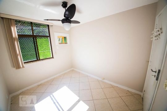 Quarto 2  de apartamento à venda com 2 quartos, 55m² em Piratininga, Niterói