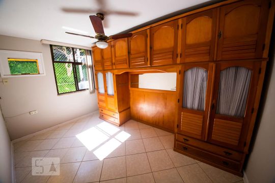 Quarto 1  de apartamento à venda com 2 quartos, 55m² em Piratininga, Niterói