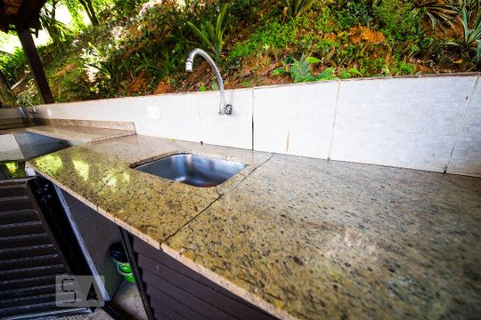 Churrasqueira  de apartamento à venda com 2 quartos, 55m² em Piratininga, Niterói