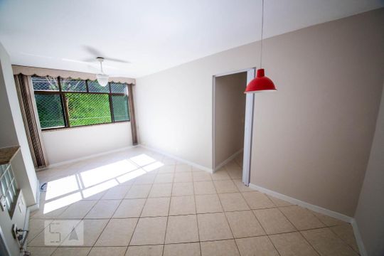 Apartamento à venda com 2 quartos, 55m² em Piratininga, Niterói