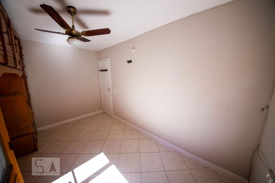 Quarto 1  de apartamento à venda com 2 quartos, 55m² em Piratininga, Niterói