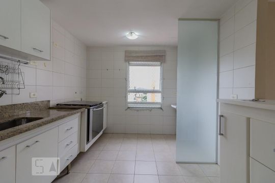 Cozinha de apartamento para alugar com 2 quartos, 68m² em Vila Gilda, Santo André