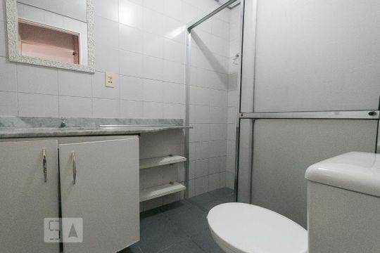 Banheiro  de apartamento para alugar com 1 quarto, 42m² em Aclimação, São Paulo