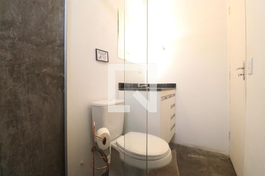 Banheiro de kitnet/studio para alugar com 1 quarto, 17m² em Perdizes, São Paulo