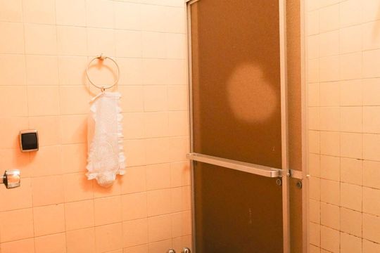 Banheiro de casa à venda com 2 quartos, 90m² em Vila Boaventura, Jundiaí