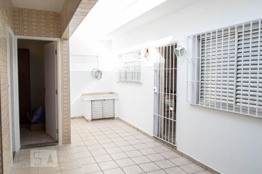 ÁREA SERVIÇO de casa para alugar com 2 quartos, 150m² em Santana, São Paulo