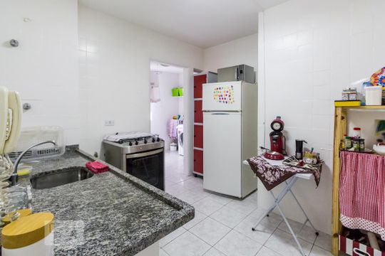 Cozinha de apartamento para alugar com 3 quartos, 103m² em Cerqueira César, São Paulo