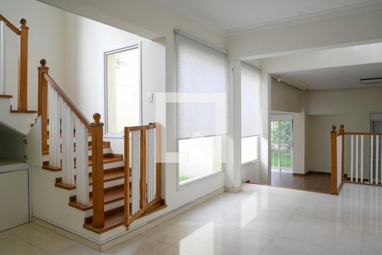 Sala 2 de casa à venda com 4 quartos, 300m² em Vila Brasílio Machado, São Paulo
