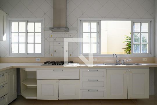 Cozinha de casa à venda com 4 quartos, 300m² em Vila Brasílio Machado, São Paulo