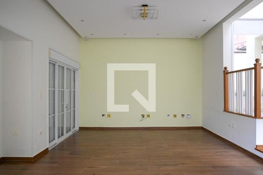 Sala Principal de casa à venda com 4 quartos, 300m² em Vila Brasílio Machado, São Paulo