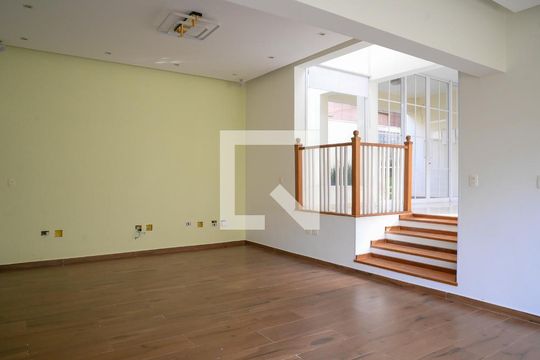Sala Principal de casa à venda com 4 quartos, 300m² em Vila Brasílio Machado, São Paulo