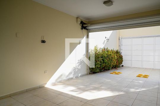 Garagem de casa à venda com 4 quartos, 300m² em Vila Brasílio Machado, São Paulo