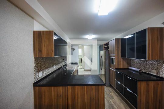 Cozinha de apartamento para alugar com 3 quartos, 181m² em Paraíso do Morumbi, São Paulo