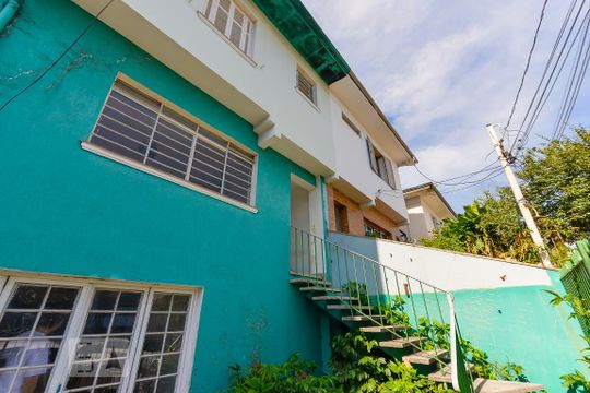 Fachada de casa à venda com 3 quartos, 120m² em Pinheiros, São Paulo