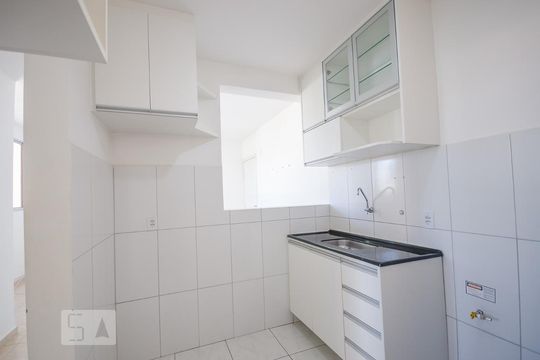 COZINHA de apartamento para alugar com 2 quartos, 47m² em Betânia, Belo Horizonte