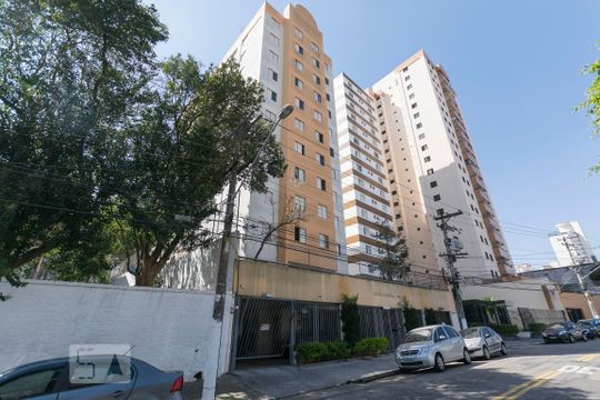 Fachada de apartamento à venda com 3 quartos, 56m² em Vila Gumercindo, São Paulo