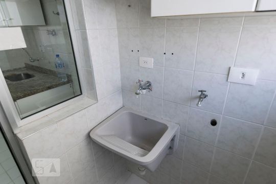 Área de serviço (Tanque) de apartamento à venda com 3 quartos, 56m² em Vila Gumercindo, São Paulo