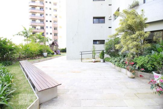 Área comum de apartamento à venda com 3 quartos, 230m² em Vila Suzana, São Paulo
