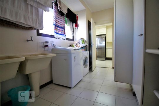 Área de serviço de apartamento à venda com 3 quartos, 230m² em Vila Suzana, São Paulo