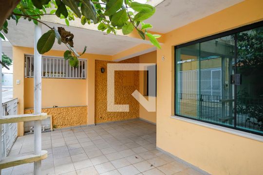Garagem de casa à venda com 3 quartos, 95m² em Rudge Ramos, São Bernardo do Campo