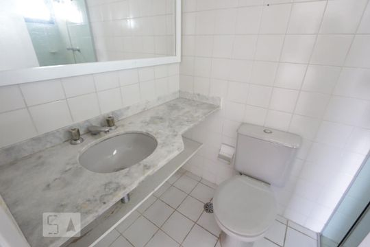 banheiro  de apartamento à venda com 2 quartos, 69m² em Super Quadra Morumbi, São Paulo