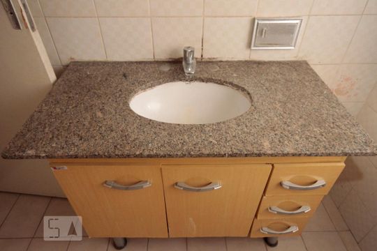 Banheiro de apartamento para alugar com 1 quarto, 55m² em Jardim Paulista, São Paulo