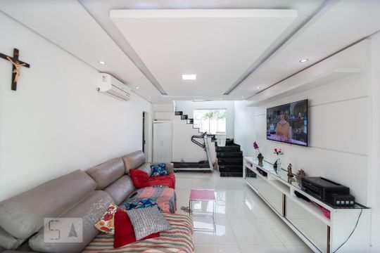 Sala de casa para alugar com 4 quartos, 280m² em Vargem Grande, Rio de Janeiro
