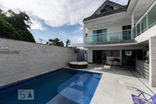 Piscina de casa para alugar com 4 quartos, 280m² em Vargem Grande, Rio de Janeiro