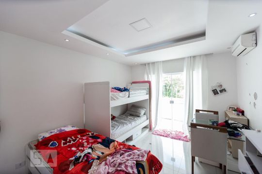Suíte 1 de casa para alugar com 4 quartos, 280m² em Vargem Grande, Rio de Janeiro