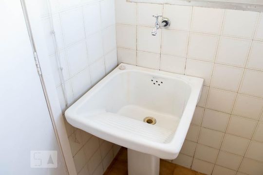 TANQUE de apartamento para alugar com 2 quartos, 50m² em Santana, São Paulo