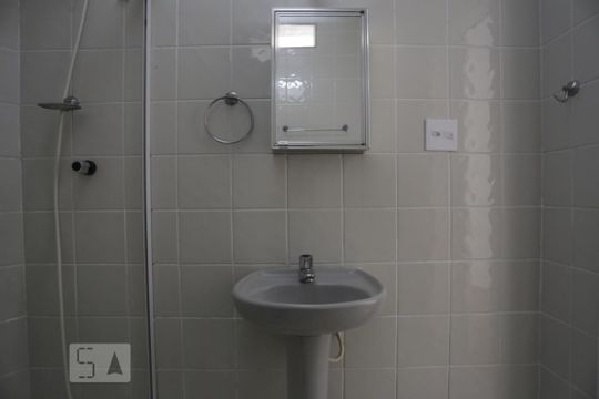 Banheiro de apartamento para alugar com 1 quarto, 44m² em Bela Vista, São Paulo