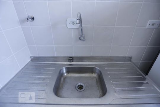 Cozinha de apartamento para alugar com 1 quarto, 44m² em Bela Vista, São Paulo