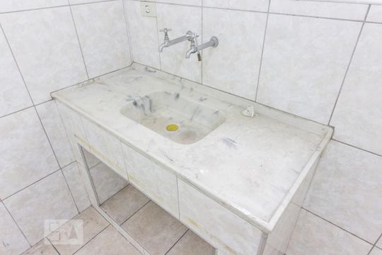 Cozinha de casa para alugar com 1 quarto, 45m² em Parque Peruche, São Paulo