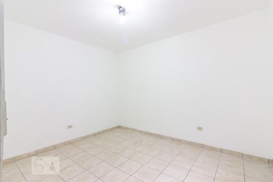 Quarto de casa para alugar com 1 quarto, 45m² em Parque Peruche, São Paulo