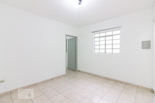 Casa para alugar com 1 quarto, 45m² em Parque Peruche, São Paulo