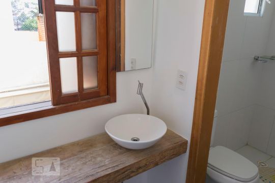 2o. Andar - Quarto 2 - Suíte/ Banheiro (Pia) de casa para alugar com 2 quartos, 160m² em Vila São José (ipiranga), São Paulo