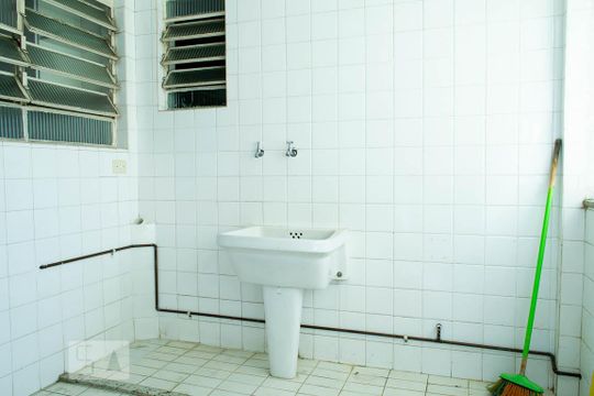 ÁREA SERVIÇO de apartamento à venda com 3 quartos, 132m² em Santana, São Paulo
