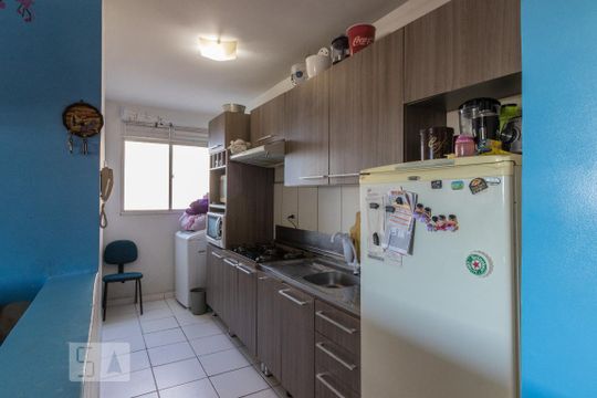 Cozinha de apartamento à venda com 2 quartos, 55m² em Pinheirinho, Curitiba
