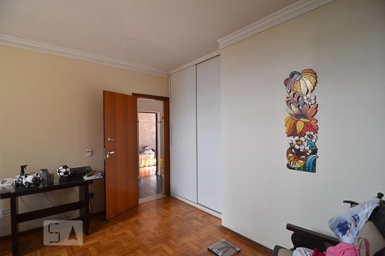 Quarto de casa para alugar com 7 quartos, 450m² em São Bento, Belo Horizonte