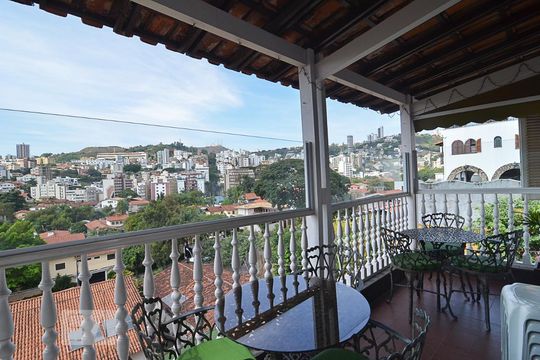 Varanda de casa para alugar com 7 quartos, 450m² em São Bento, Belo Horizonte