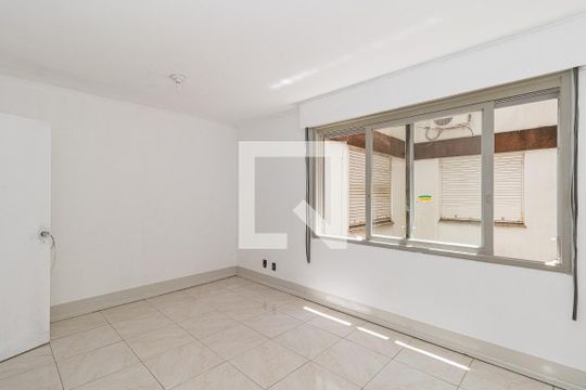 Sala/Quarto de apartamento à venda com 1 quarto, 40m² em Centro Histórico, Porto Alegre