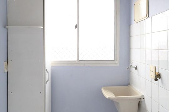 Área de serviço de apartamento para alugar com 2 quartos, 47m² em Vila Gustavo, São Paulo